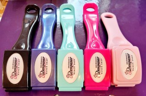 Perie de pantofi colorata